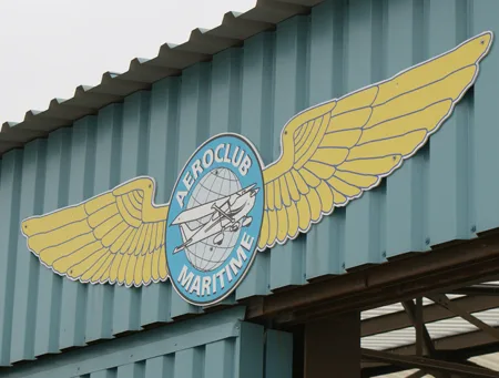 Aeroclub Maritime members and aircraft at the home base