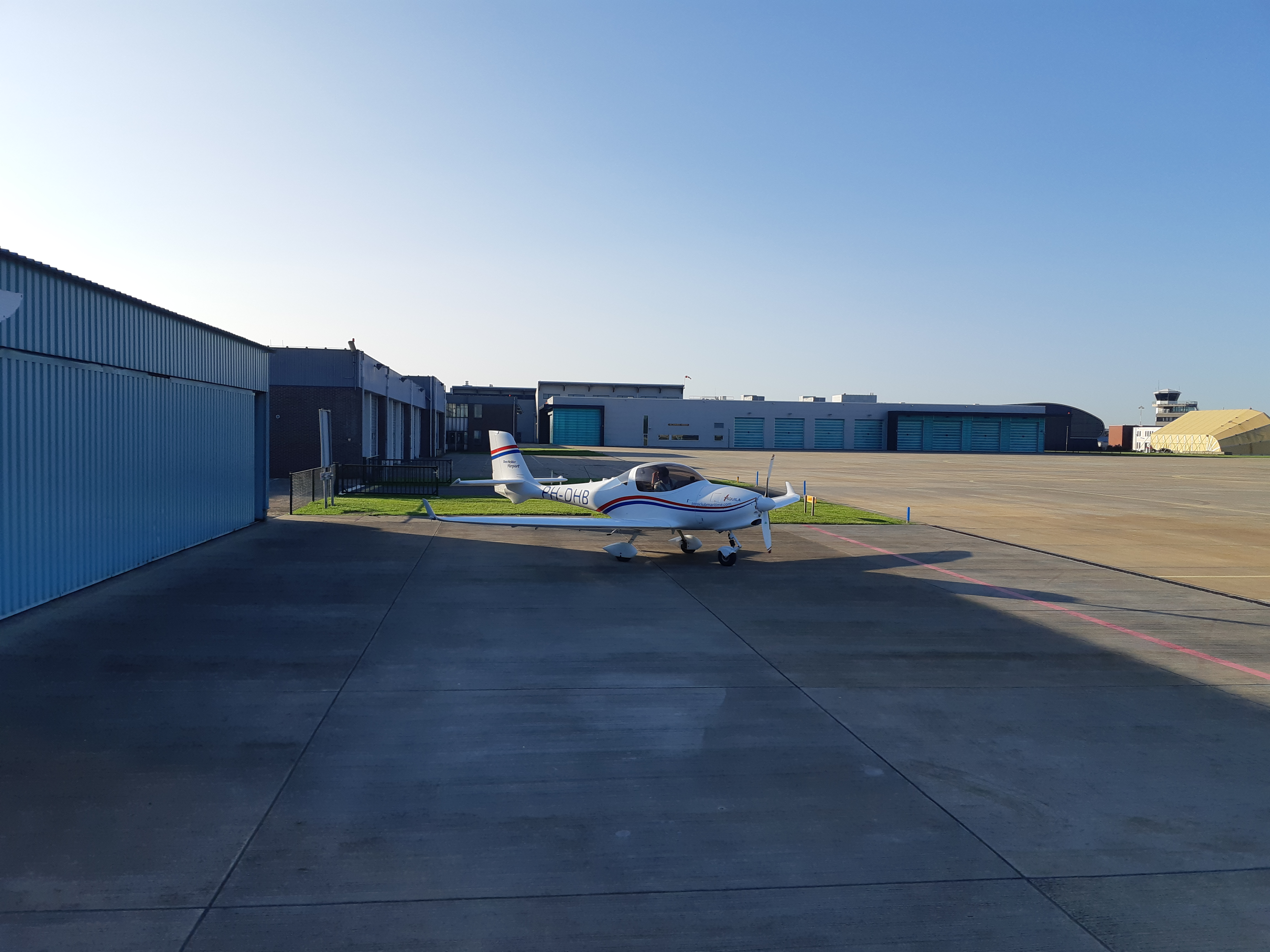 PH-DHB foto 5